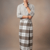 5a0ee953-7568-4eb5-ac0a-147f628bb122 Men's Sophisticated Plaid Lungi - Brown & White Checkered Design